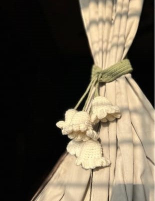 Lily of the Valley Tie
